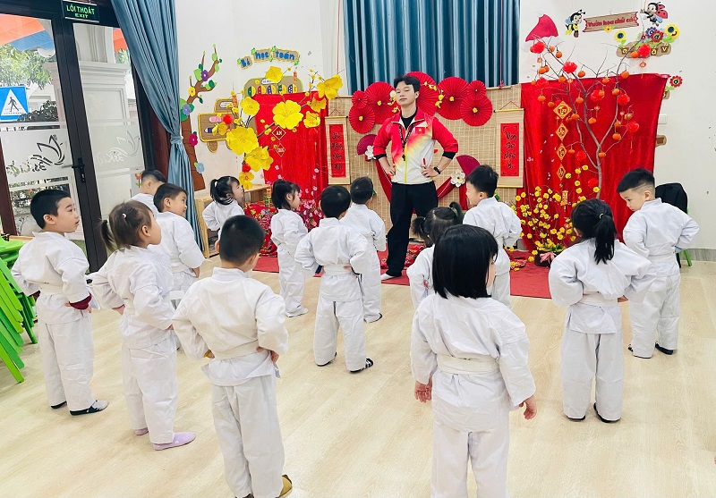 Thầy Phạm Văn Nam