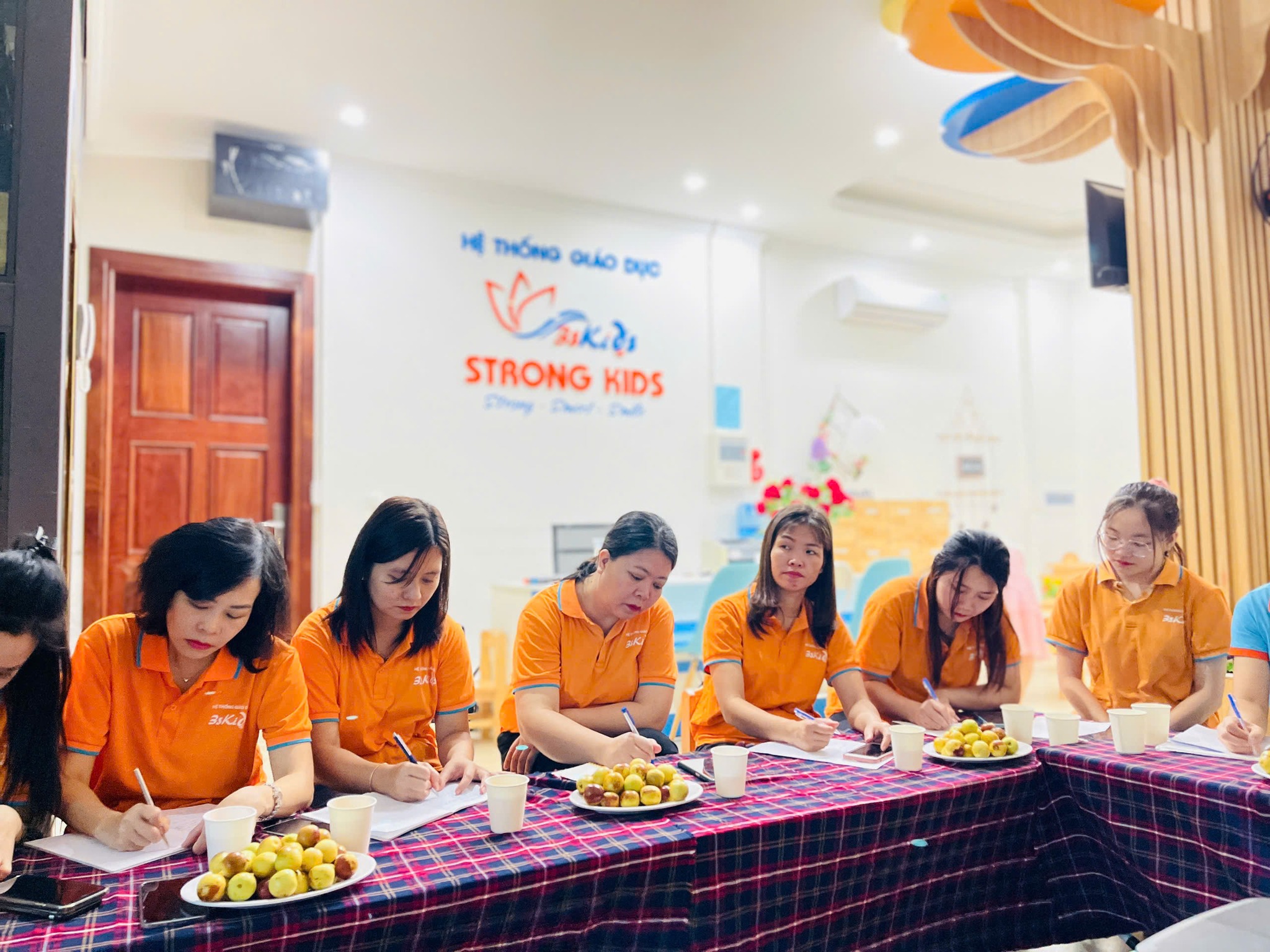 Cô Hoàng Thị Mai